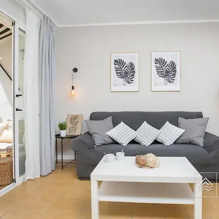 Cosy 3-bedroom For 6-8 People Just 50m From The Salou