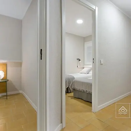شقة Cosy 3-bedroom For 6-8 People Just 50m From The