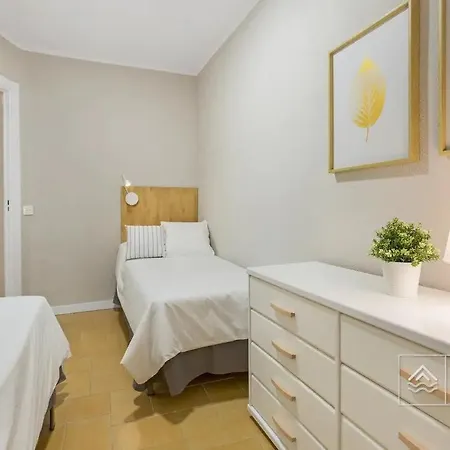Apartment Cosy 3-bedroom For 6-8 People Just 50m From The *